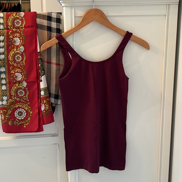 Aritzia Babaton Women's Top Tank Top - Picture 8 of 11